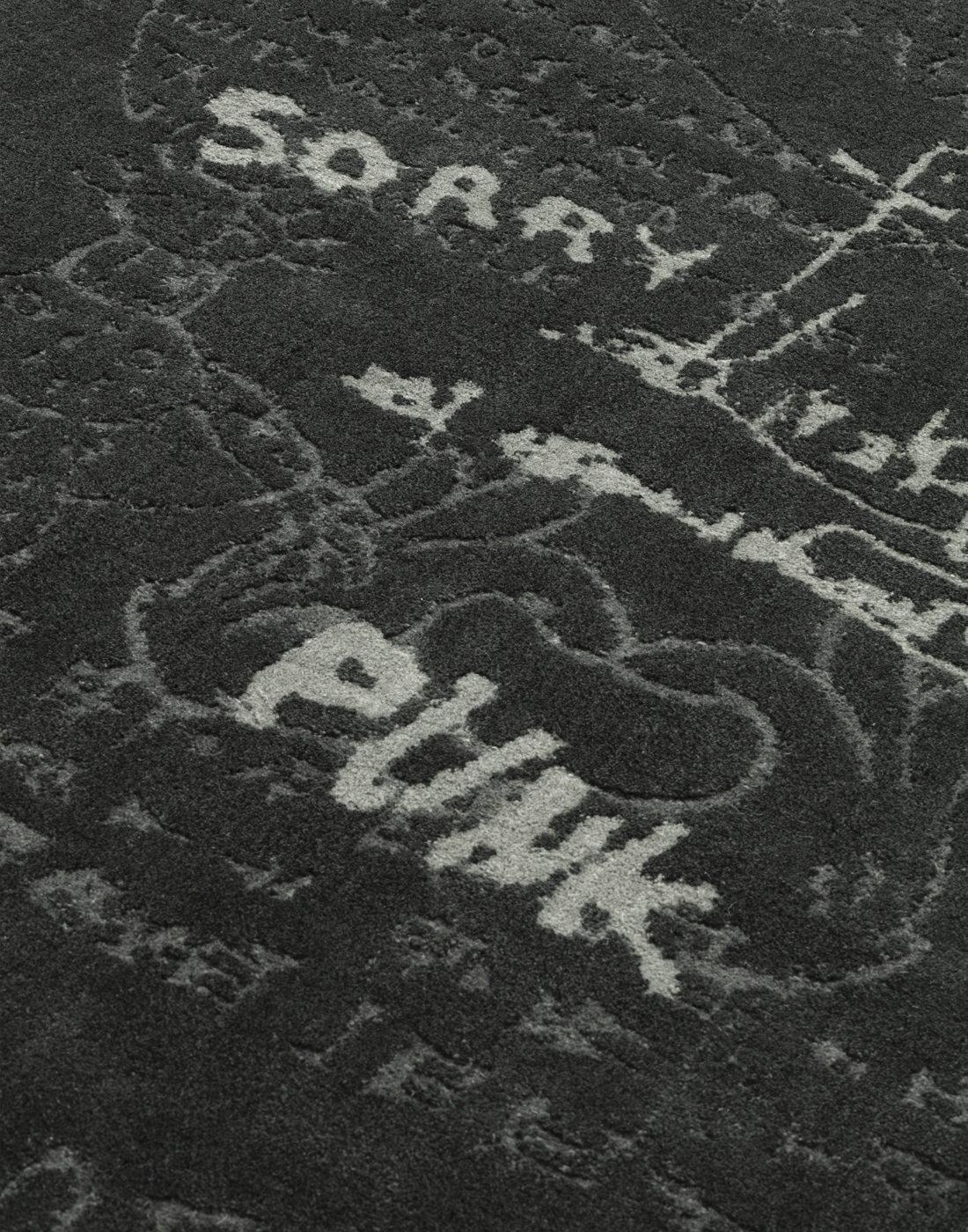 HYPERCODE<br>round rug