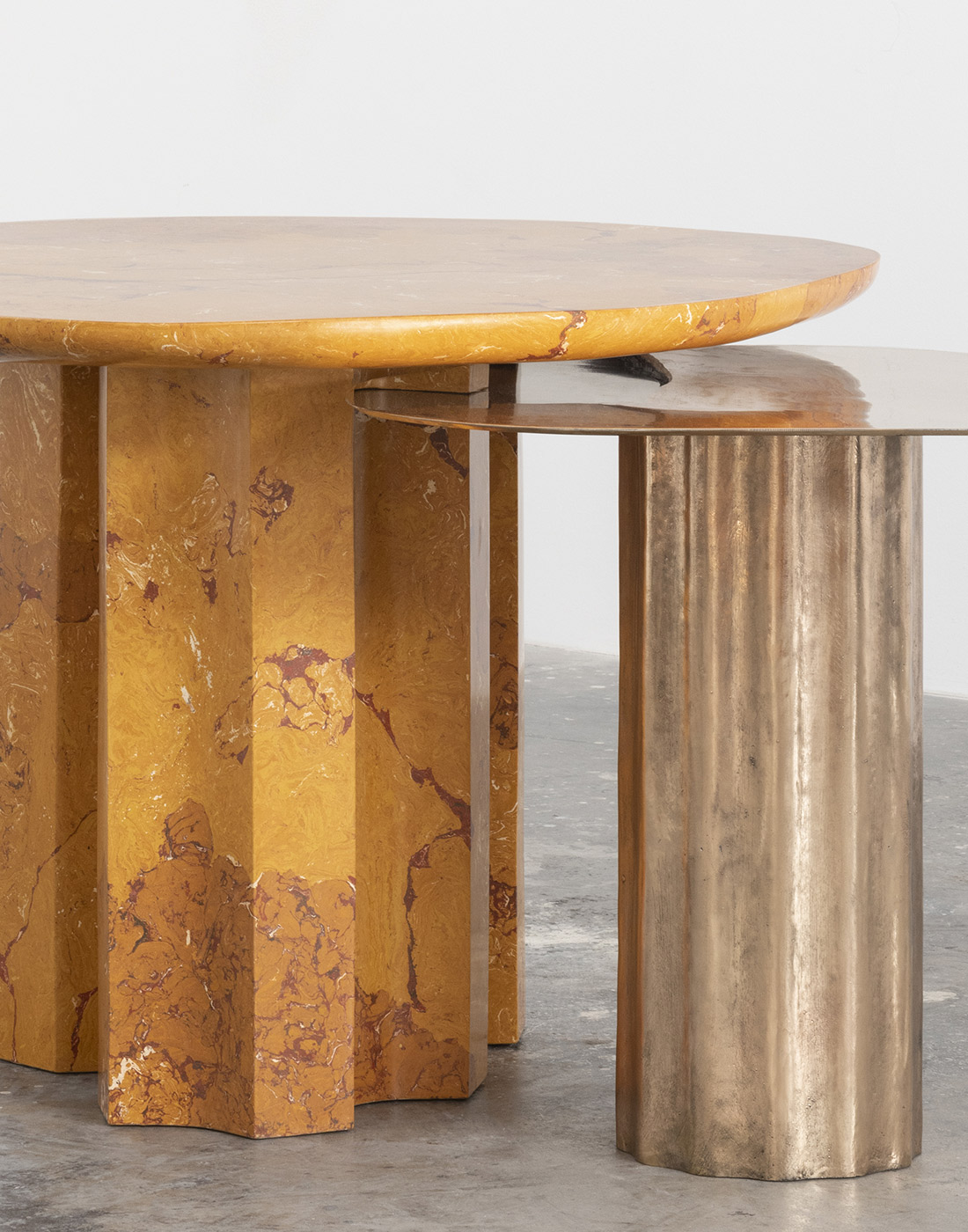 RUINS
Display table